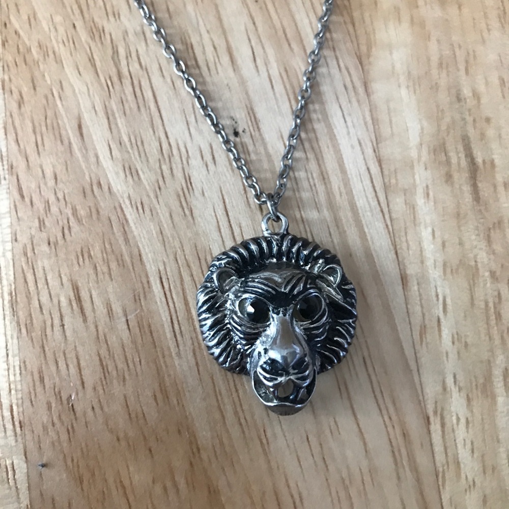 Lion Necklace - Picture 1 of 5